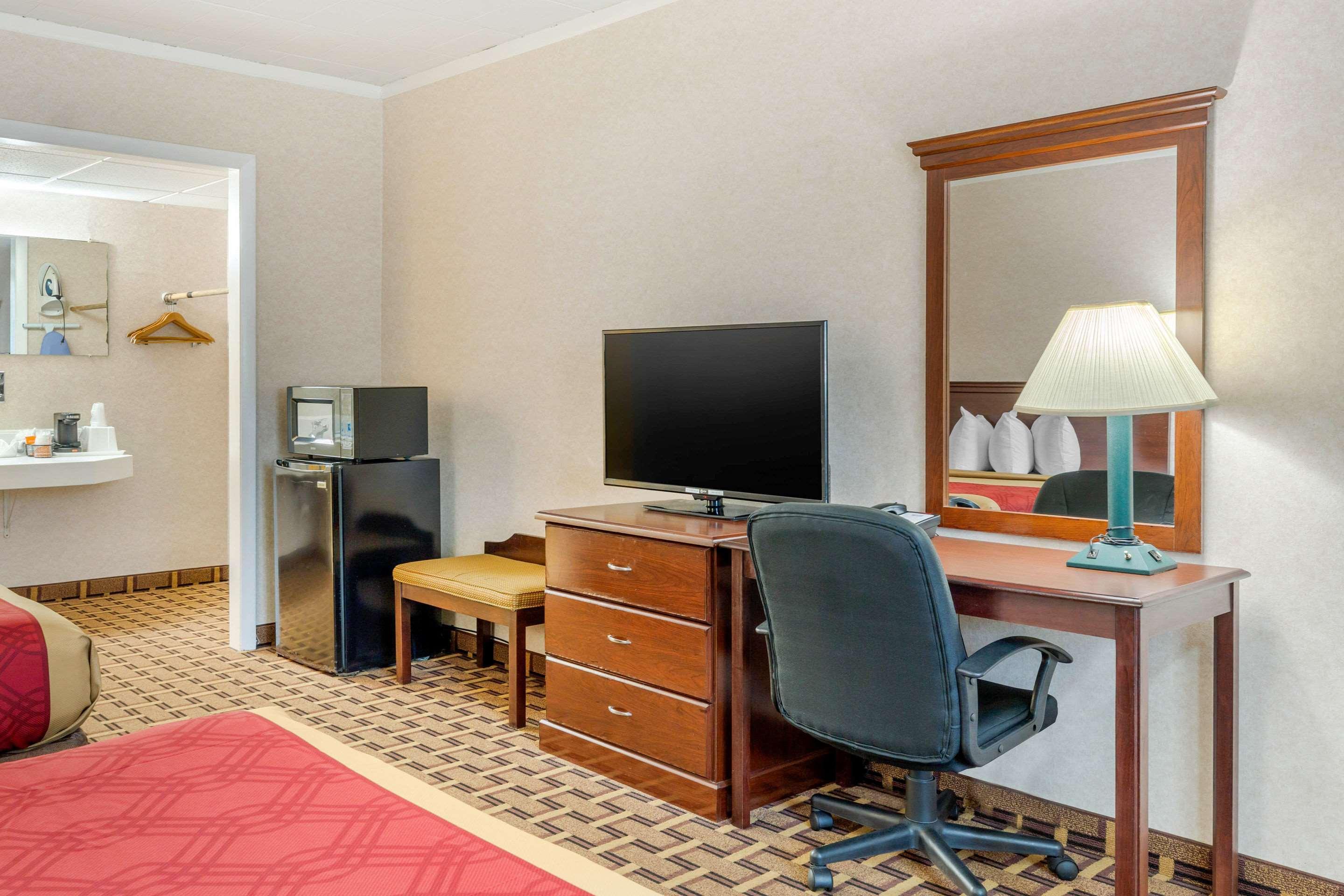 Rodeway Inn Mystic Esterno foto